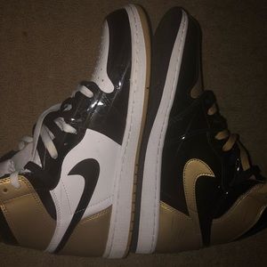 Jordan 1 Gold Toe (Top 3)